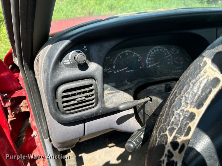 image for item DX0921 1998 Dodge Ram 1500 pickup truck cab and chassis