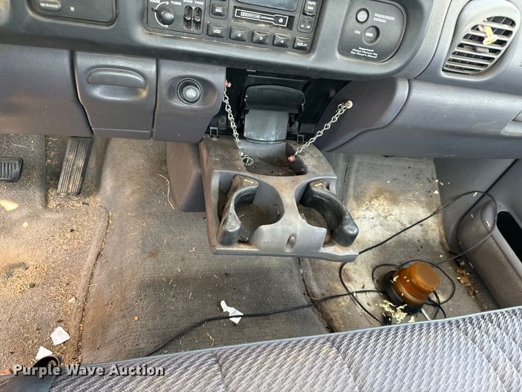 image for item DX0921 1998 Dodge Ram 1500 pickup truck cab and chassis