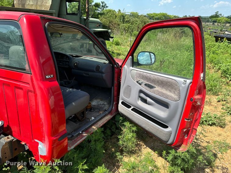 image for item DX0921 1998 Dodge Ram 1500 pickup truck cab and chassis