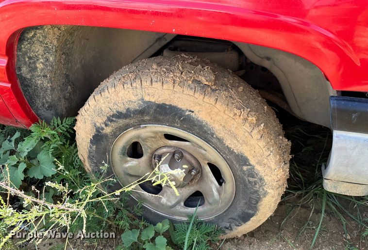 image for item DX0921 1998 Dodge Ram 1500 pickup truck cab and chassis