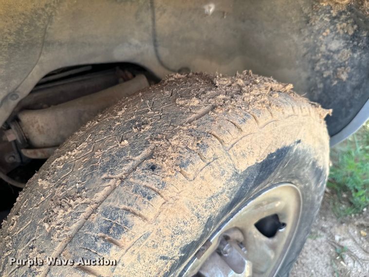 image for item DX0921 1998 Dodge Ram 1500 pickup truck cab and chassis