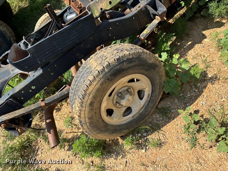 image for item DX0921 1998 Dodge Ram 1500 pickup truck cab and chassis