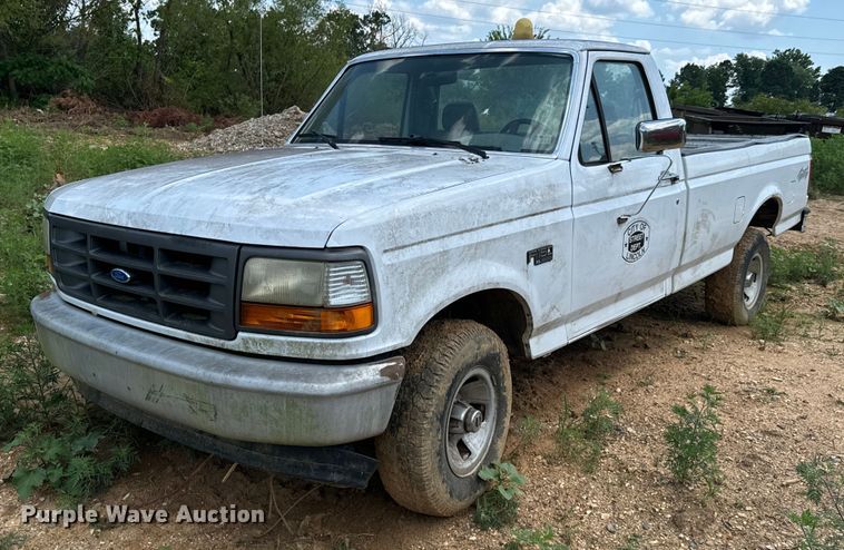 image for item DX0922 1995 Ford F150 pickup truck
