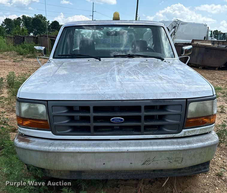 image for item DX0922 1995 Ford F150 pickup truck