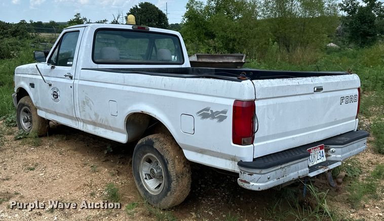 image for item DX0922 1995 Ford F150 pickup truck