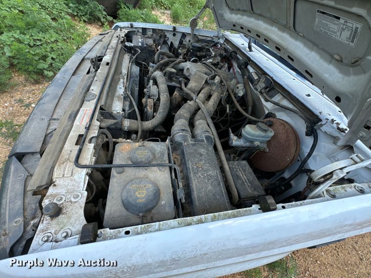 image for item DX0922 1995 Ford F150 pickup truck