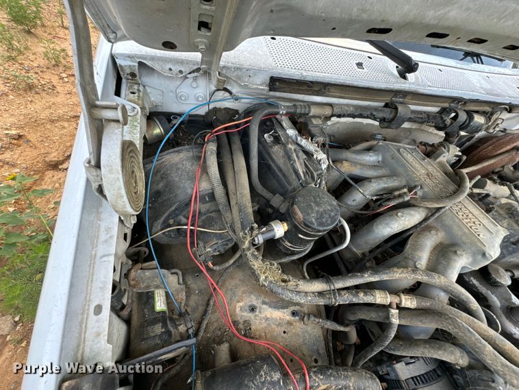 image for item DX0922 1995 Ford F150 pickup truck