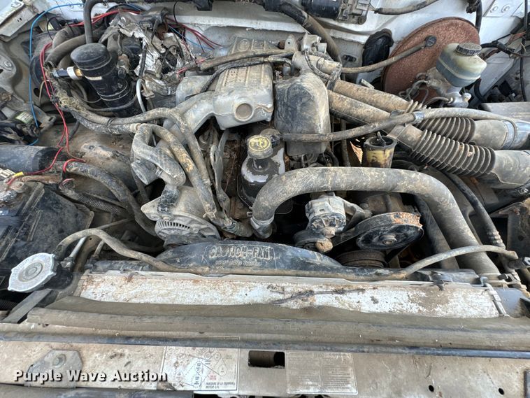 image for item DX0922 1995 Ford F150 pickup truck