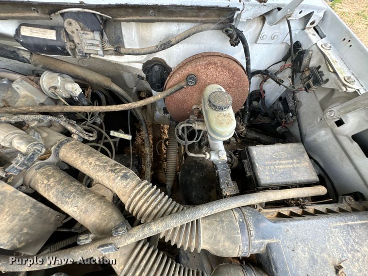 image for item DX0922 1995 Ford F150 pickup truck