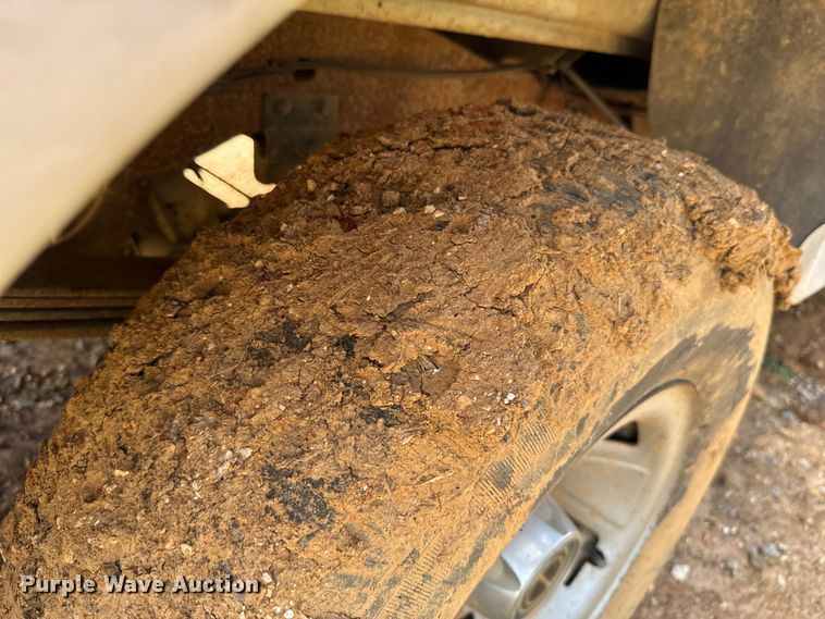 image for item DX0922 1995 Ford F150 pickup truck