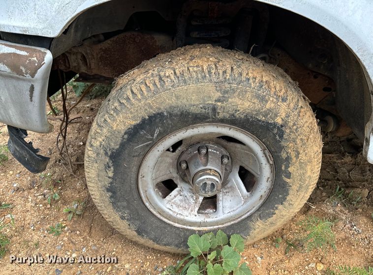 image for item DX0922 1995 Ford F150 pickup truck