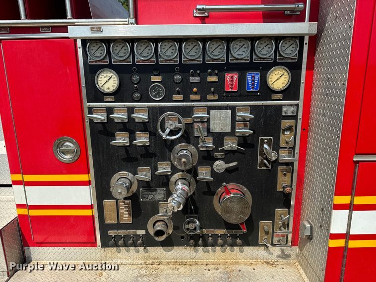 image for item DX0946 1988 Pierce Arrow pumper fire truck