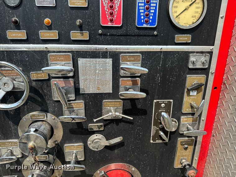 image for item DX0946 1988 Pierce Arrow pumper fire truck