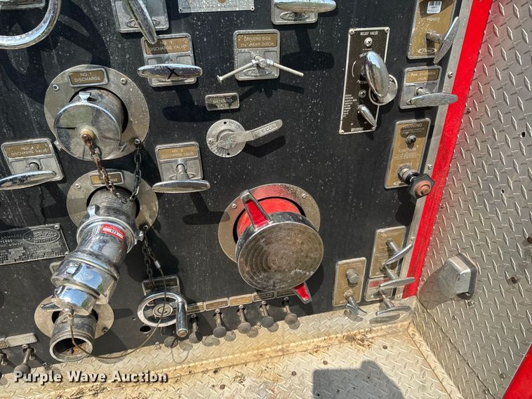 image for item DX0946 1988 Pierce Arrow pumper fire truck