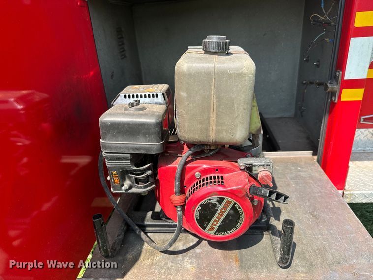 image for item DX0946 1988 Pierce Arrow pumper fire truck