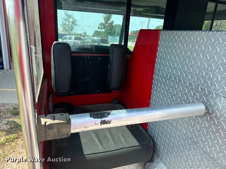 image for item DX0946 1988 Pierce Arrow pumper fire truck