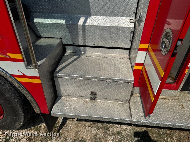 image for item DX0946 1988 Pierce Arrow pumper fire truck