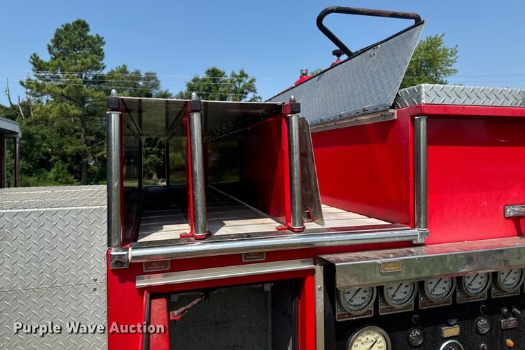 image for item DX0946 1988 Pierce Arrow pumper fire truck