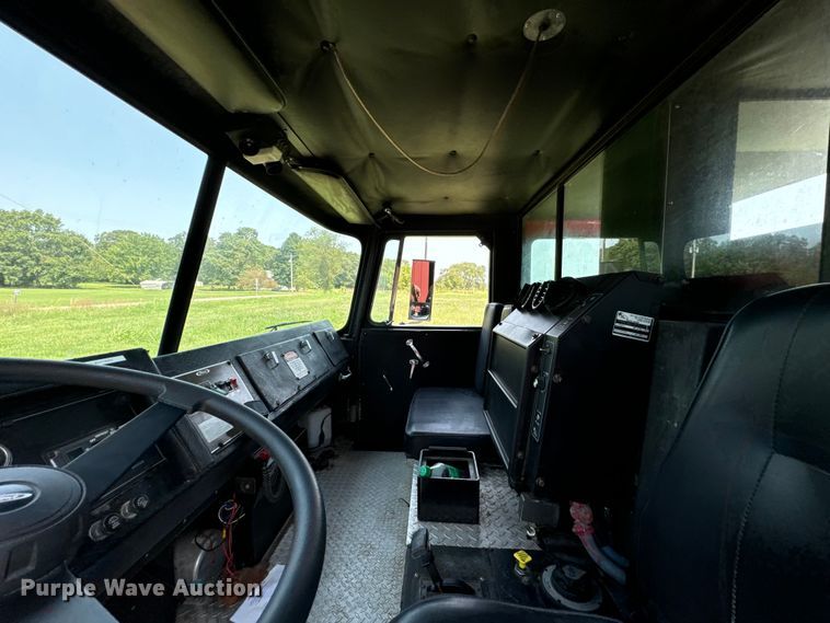 image for item DX0946 1988 Pierce Arrow pumper fire truck