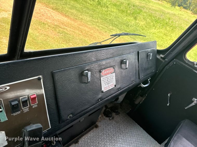 image for item DX0946 1988 Pierce Arrow pumper fire truck