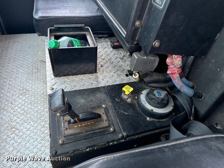 image for item DX0946 1988 Pierce Arrow pumper fire truck