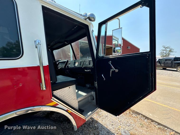 image for item DX0946 1988 Pierce Arrow pumper fire truck