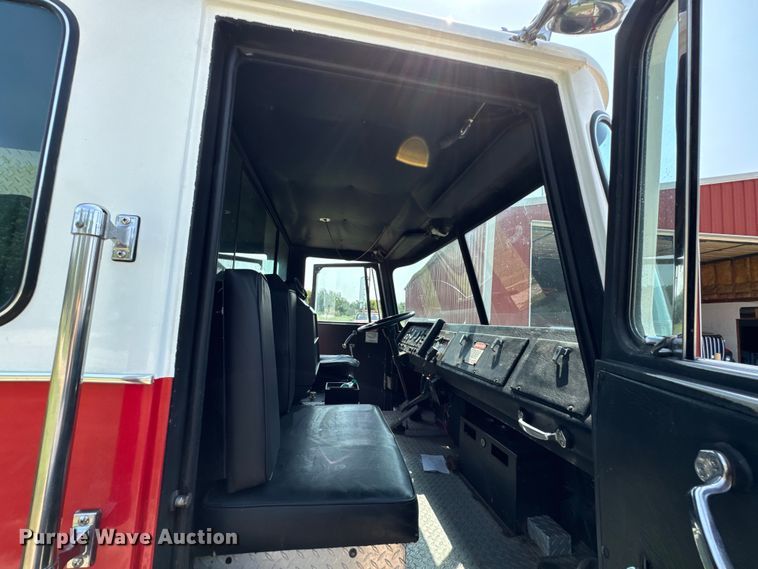 image for item DX0946 1988 Pierce Arrow pumper fire truck