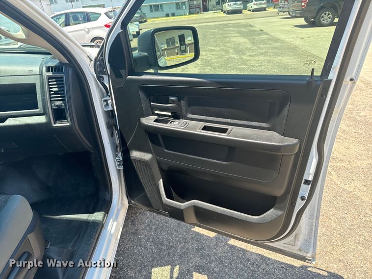 image for item DX3461 2019 Dodge Ram 1500 Crew Cab pickup truck