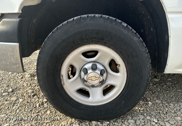 image for item DX3467 2006 Chevrolet  Suburban 1500 SUV