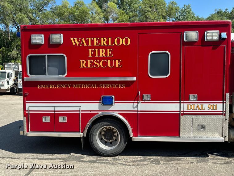 image for item EH4337 2010 Freightliner Buisness Class M2 ambulance