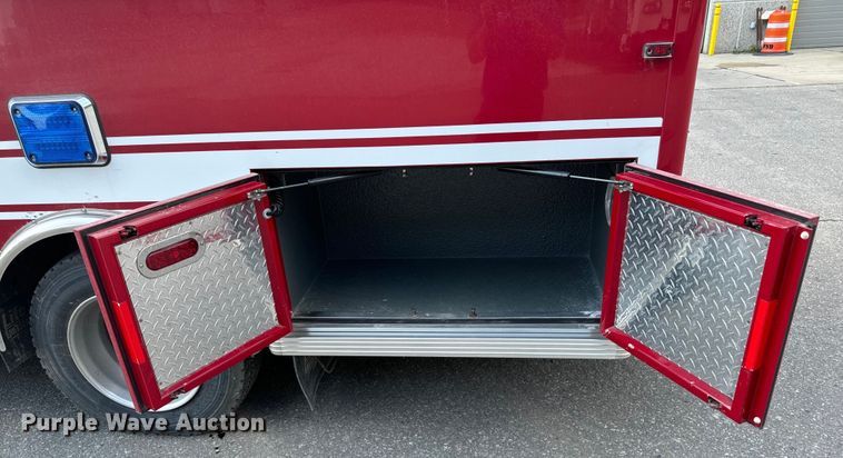 image for item EH4337 2010 Freightliner Buisness Class M2 ambulance