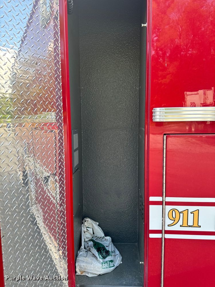 image for item EH4337 2010 Freightliner Buisness Class M2 ambulance