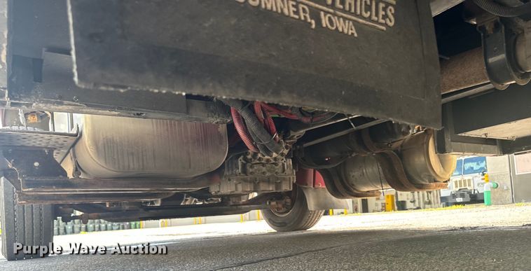 image for item EH4337 2010 Freightliner Buisness Class M2 ambulance