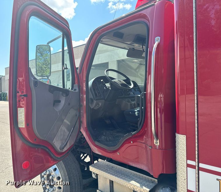 image for item EH4337 2010 Freightliner Buisness Class M2 ambulance