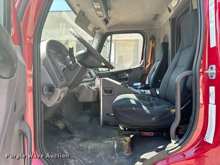 image for item EH4337 2010 Freightliner Buisness Class M2 ambulance