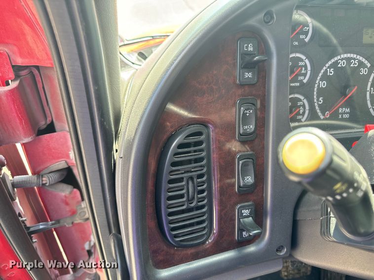 image for item EH4337 2010 Freightliner Buisness Class M2 ambulance