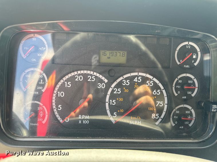 image for item EH4337 2010 Freightliner Buisness Class M2 ambulance