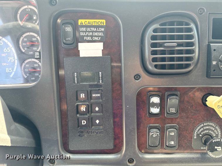 image for item EH4337 2010 Freightliner Buisness Class M2 ambulance