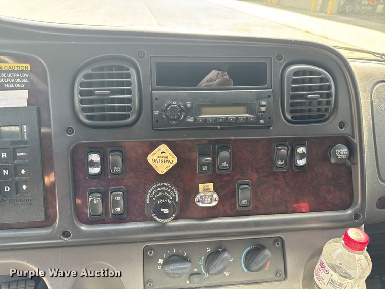 image for item EH4337 2010 Freightliner Buisness Class M2 ambulance