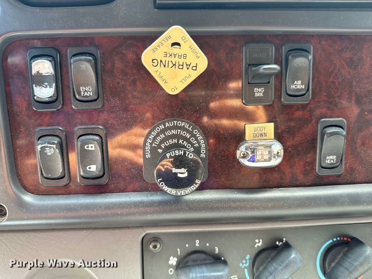 image for item EH4337 2010 Freightliner Buisness Class M2 ambulance