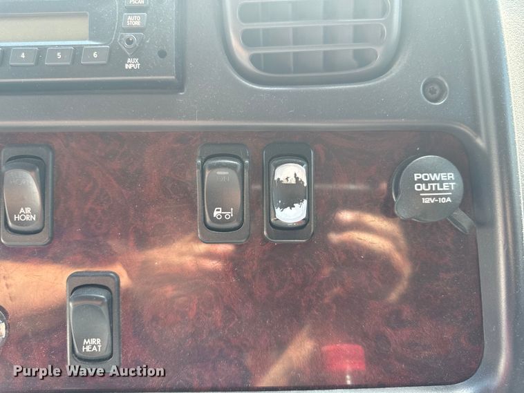 image for item EH4337 2010 Freightliner Buisness Class M2 ambulance