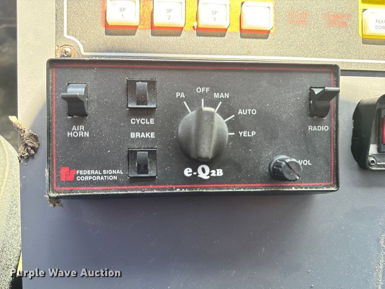 image for item EH4337 2010 Freightliner Buisness Class M2 ambulance