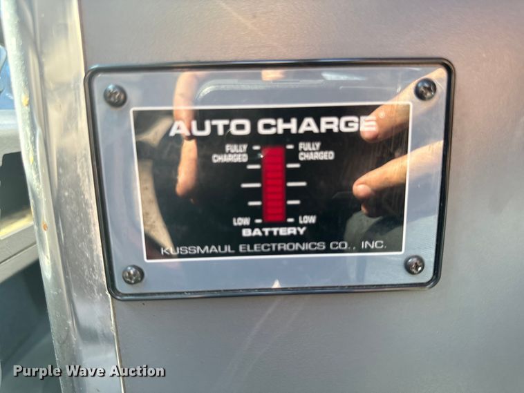 image for item EH4337 2010 Freightliner Buisness Class M2 ambulance