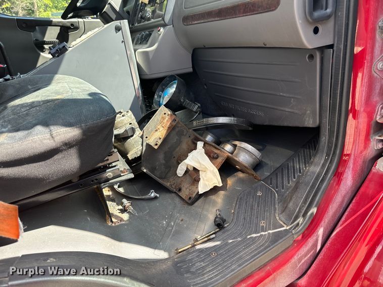 image for item EH4337 2010 Freightliner Buisness Class M2 ambulance