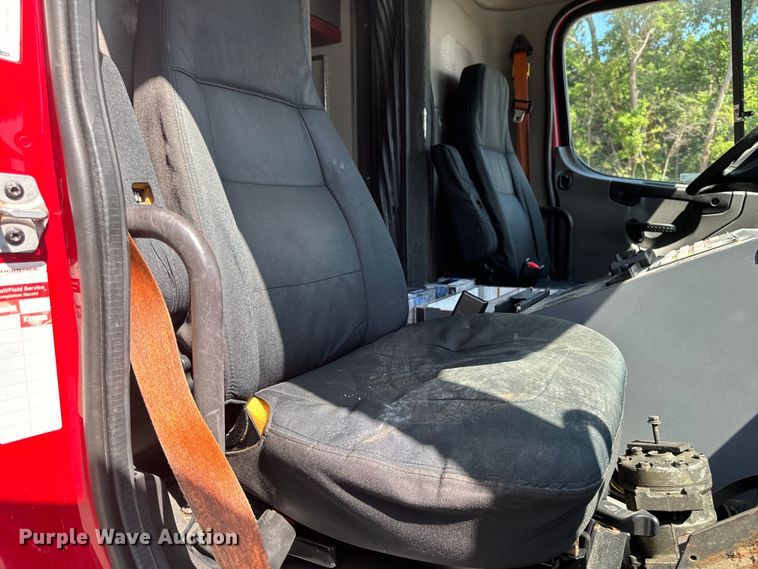 image for item EH4337 2010 Freightliner Buisness Class M2 ambulance