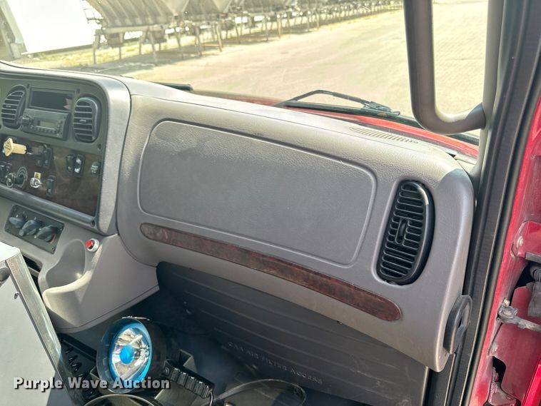 image for item EH4337 2010 Freightliner Buisness Class M2 ambulance