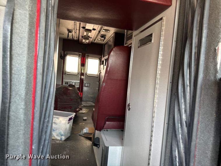 image for item EH4337 2010 Freightliner Buisness Class M2 ambulance