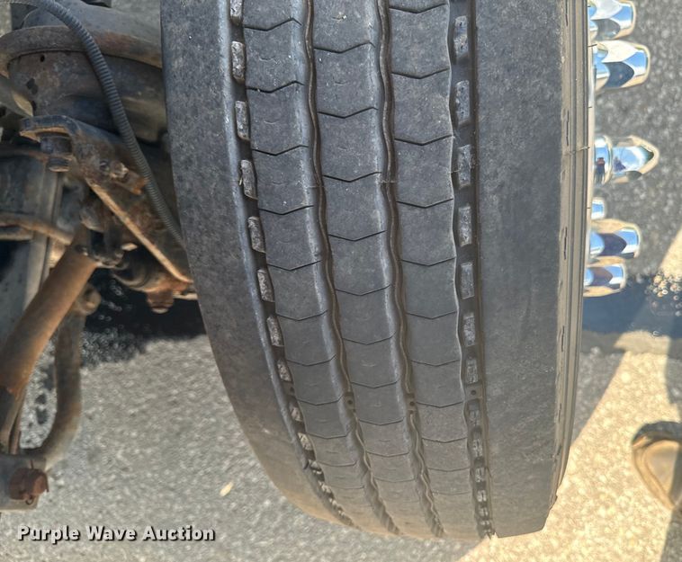 image for item EH4337 2010 Freightliner Buisness Class M2 ambulance