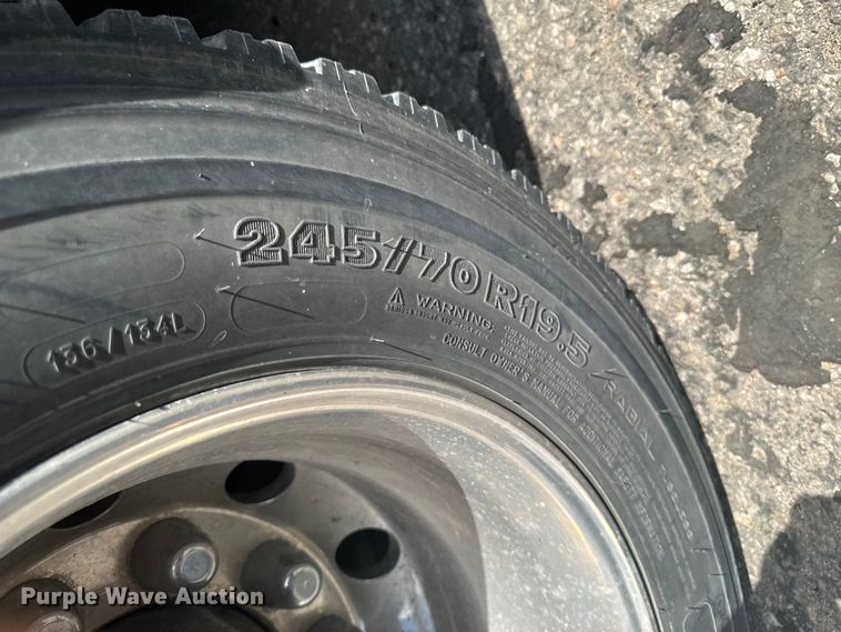 image for item EH4337 2010 Freightliner Buisness Class M2 ambulance