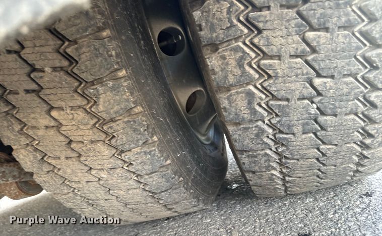 image for item EH4337 2010 Freightliner Buisness Class M2 ambulance